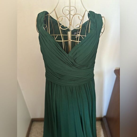 La Femme green off the shoulder rusched long gown size 8 - Picture 4 of 13
